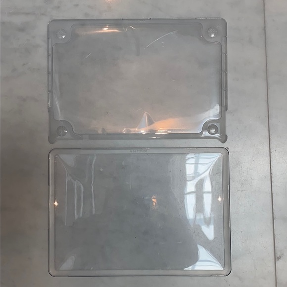 tech21 Other - TECH21 8.5”x12” tech21 Pure Clear Laptop Case